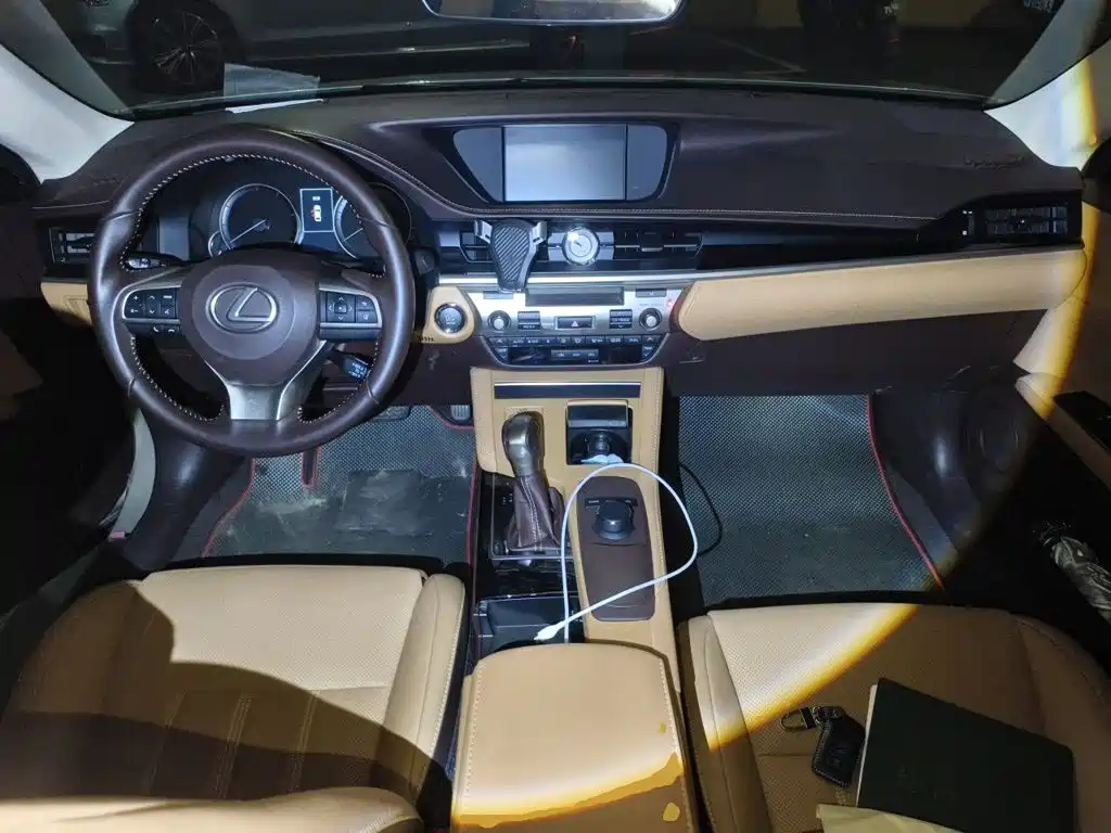 Lexus ES — миниатюра 5