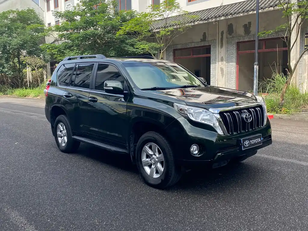 Toyota Land Cruiser Prado 2016 2.7L AT Standard