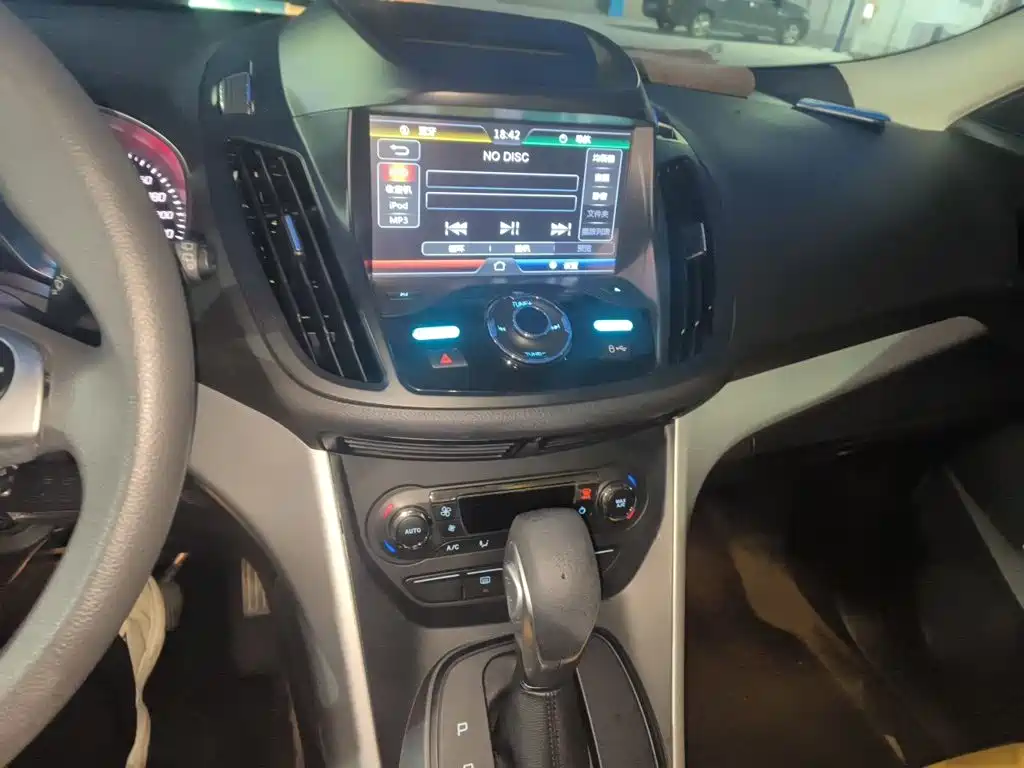 Ford Kuga — миниатюра 6