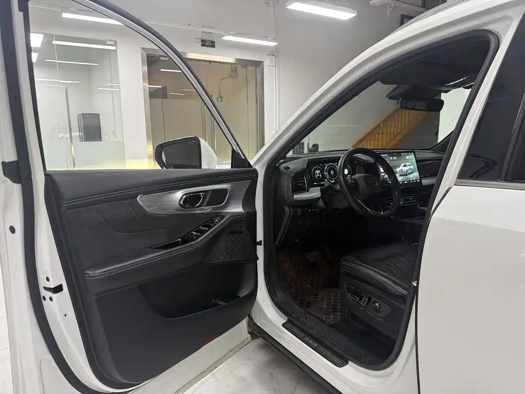 GAC GS8 2022 2.0TM Luxury （ мест）