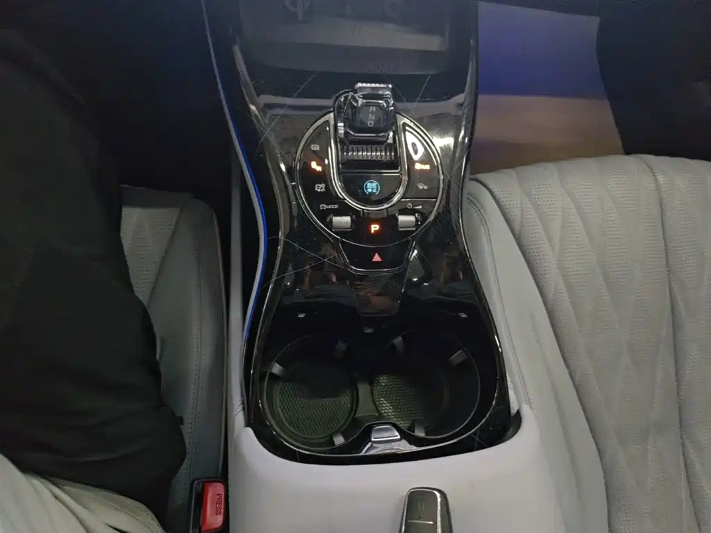 BYD Seal — миниатюра 14