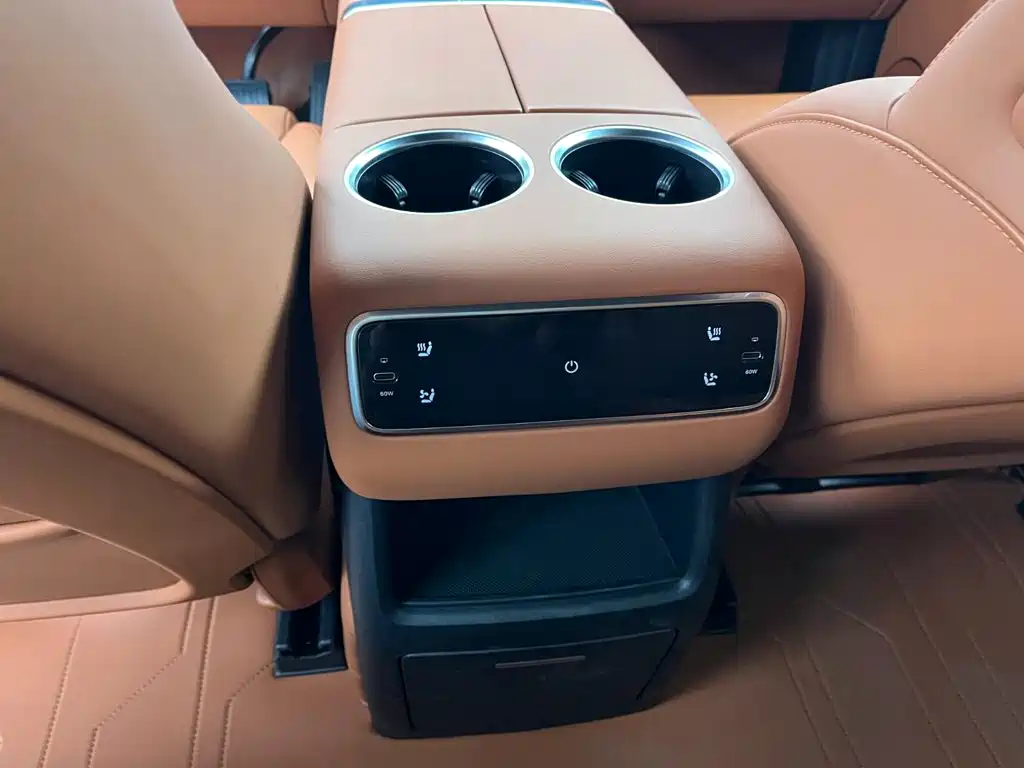 Li Auto Li L8 — миниатюра 8