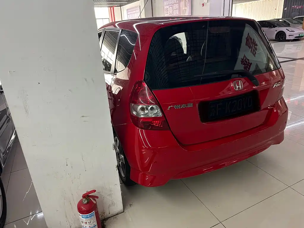 Honda Fit — миниатюра 8