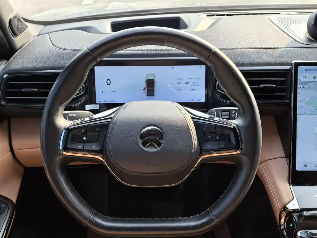 NIO ES8 2022 100kWh мест
