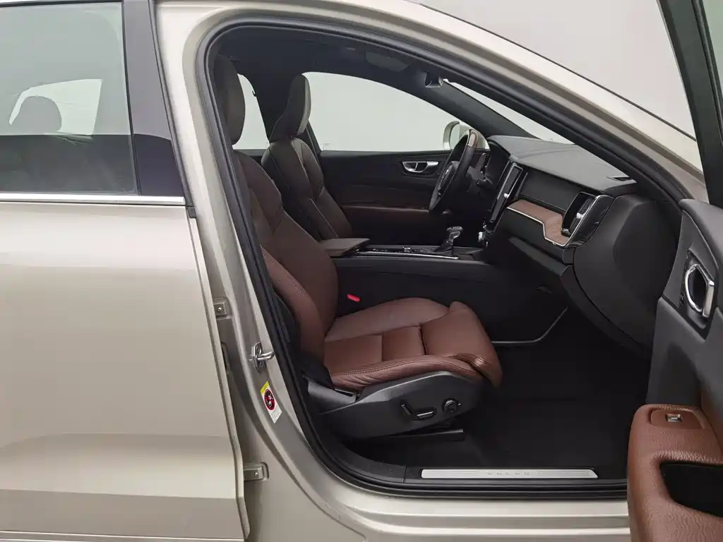 Volvo XC60 — миниатюра 23
