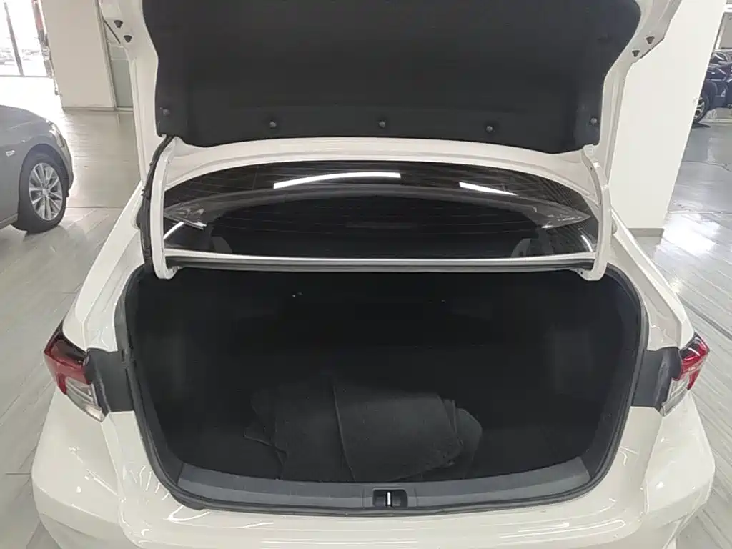 Toyota Corolla — миниатюра 15
