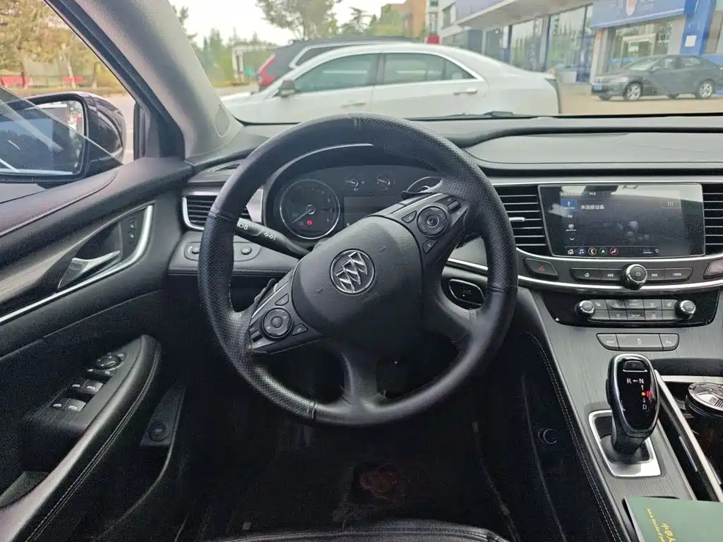 Buick LaCrosse — миниатюра 6
