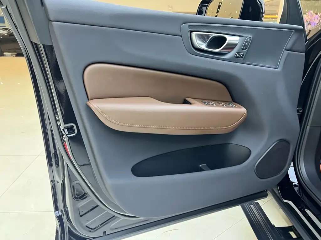 Volvo XC60 — миниатюра 9
