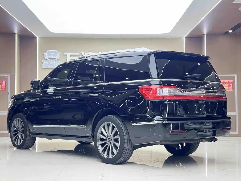 Lincoln Navigator — миниатюра 18