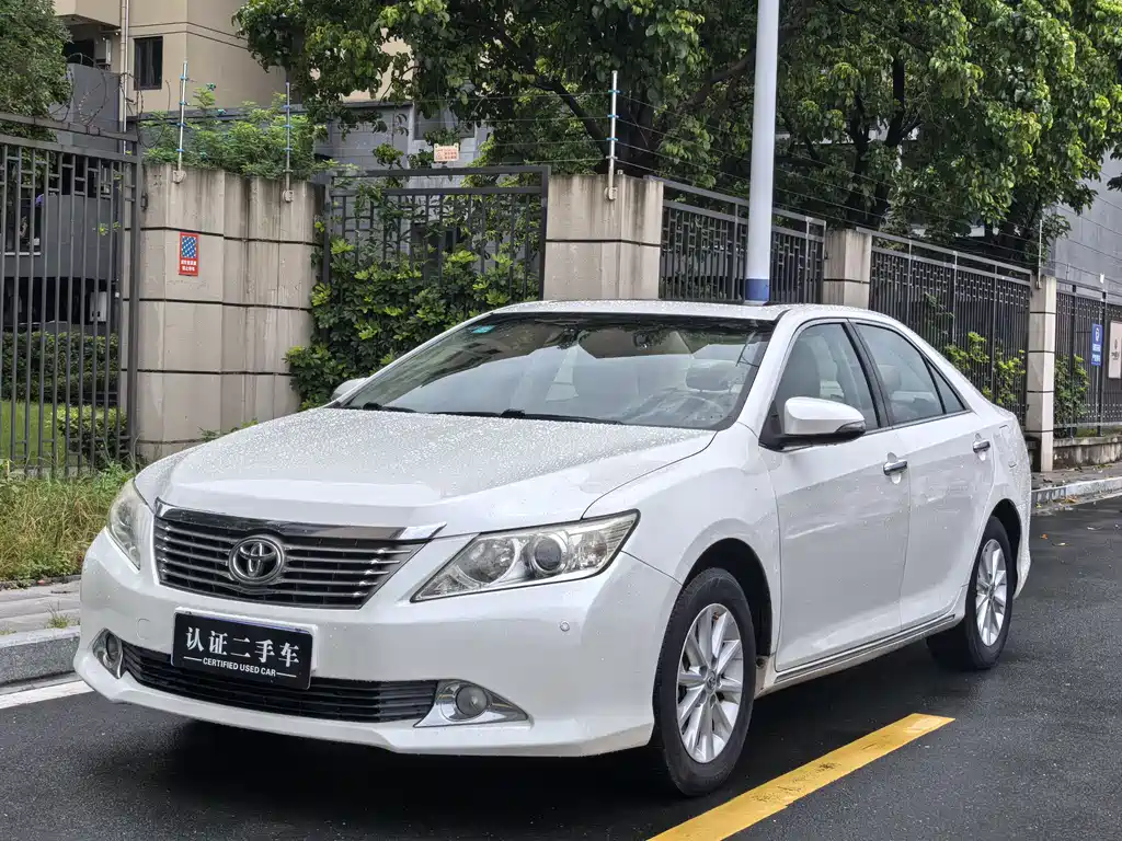 Toyota Camry 2013 2.0G Comfort