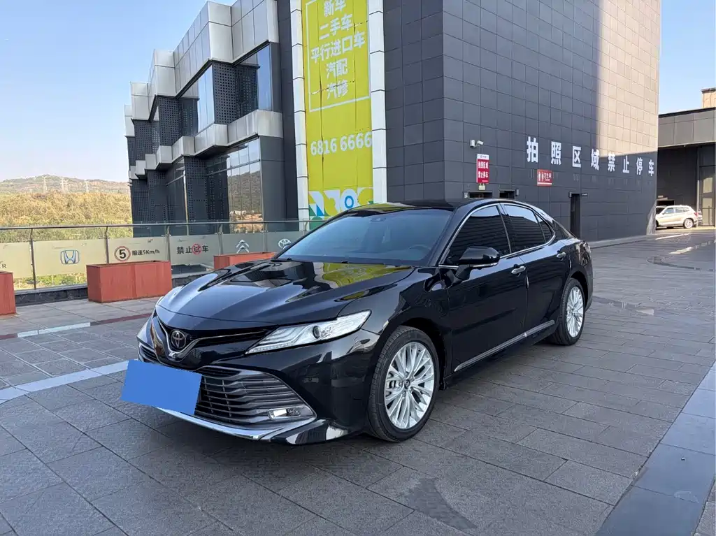 Toyota Camry 2019