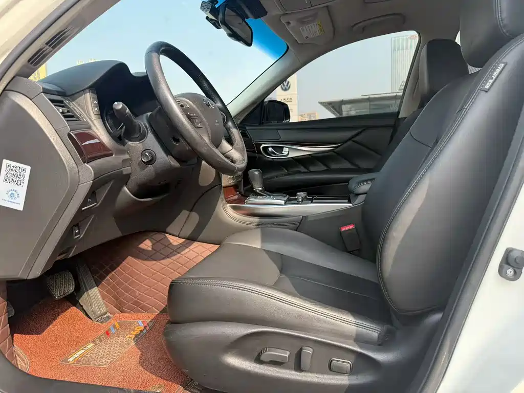 Infiniti Q70 — миниатюра 3