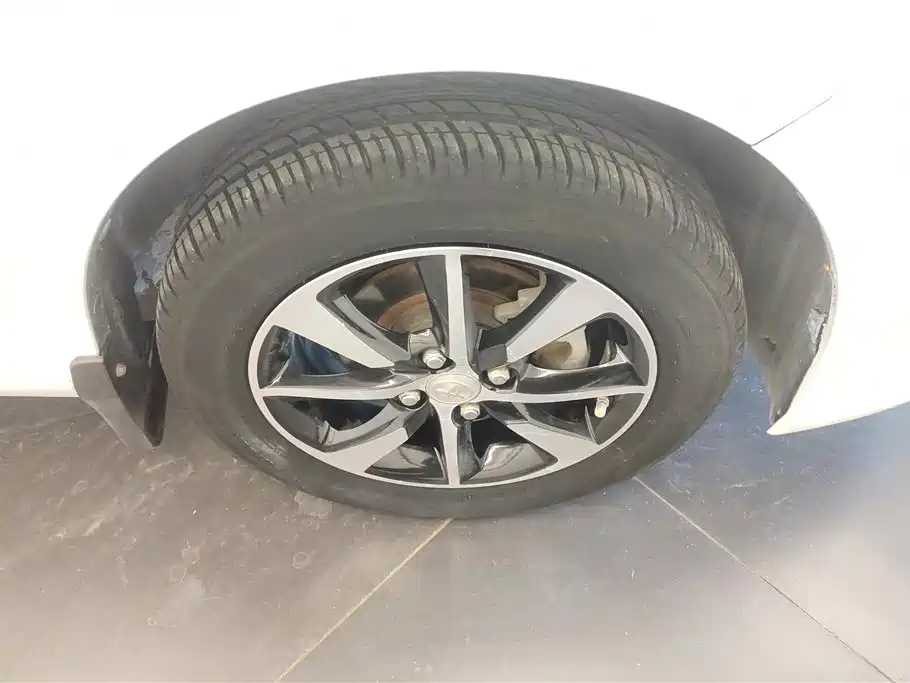 TOYOTA YARIS L ZHIXUAN