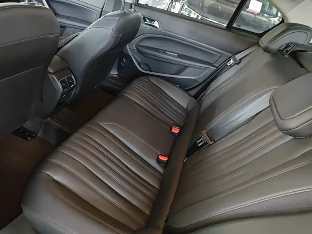 Peugeot 408 — миниатюра 17