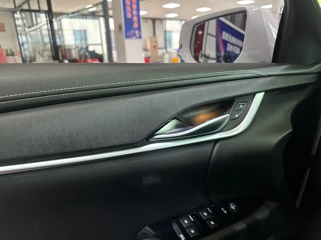 Cadillac XTS — миниатюра 9