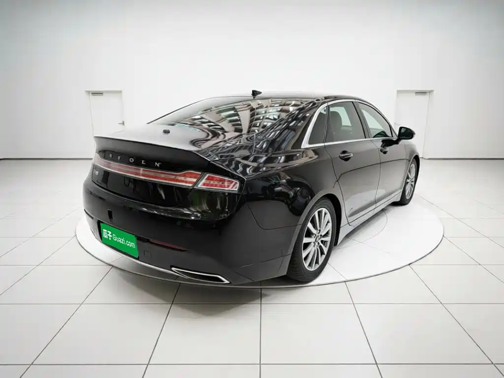 Lincoln MKZ — миниатюра 6