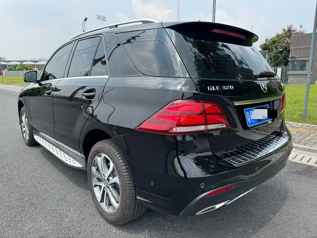 Mercedes-Benz GLE (Import) — миниатюра 5