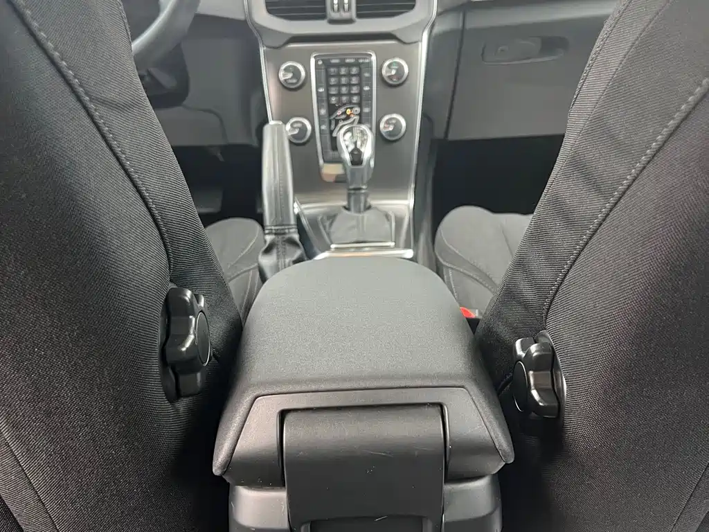 Volvo V40 — миниатюра 12