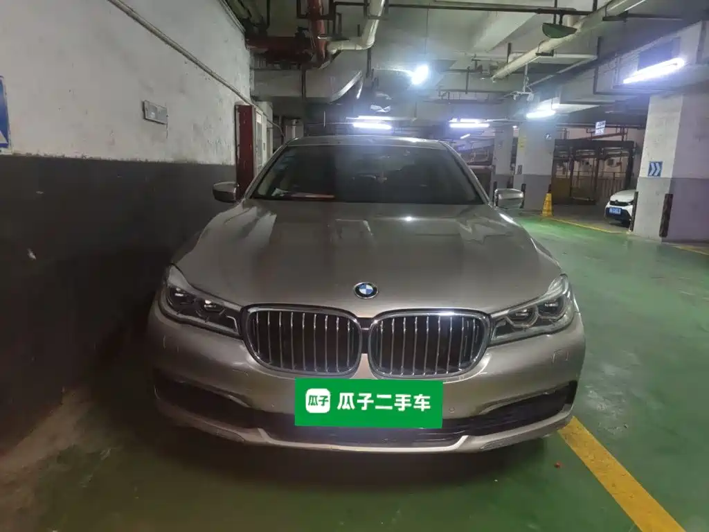 BMW 7 Series — миниатюра 23