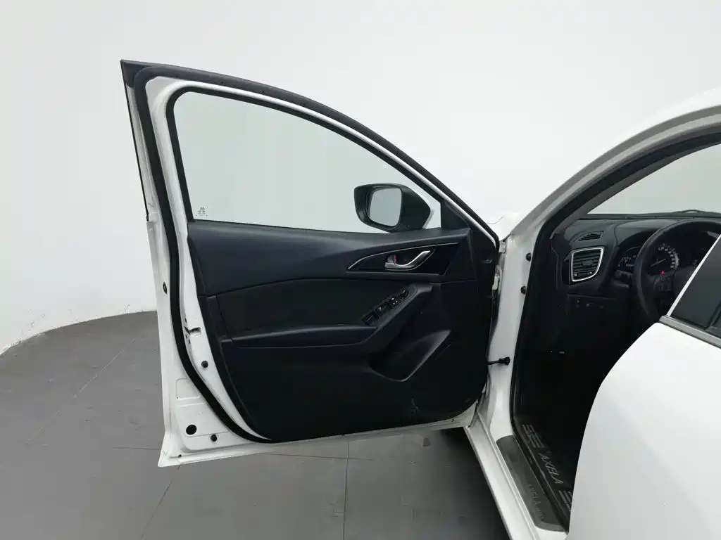 Mazda 3 Axela — миниатюра 8