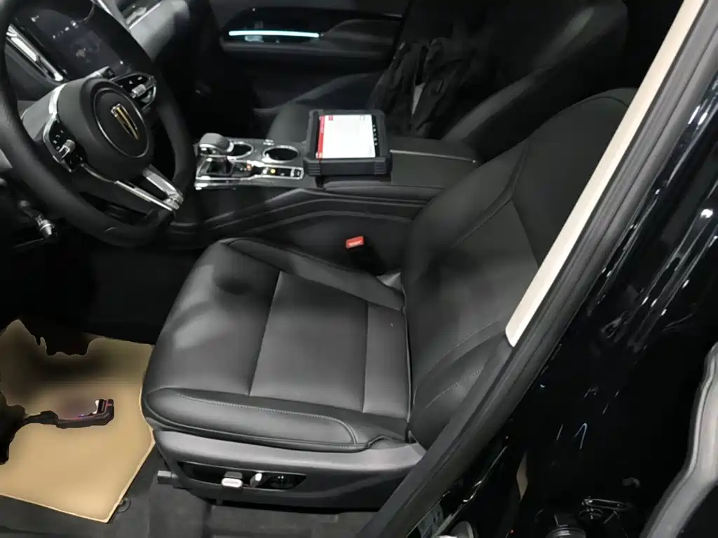 Hongqi Hongqi HS3 PHEV — миниатюра 15