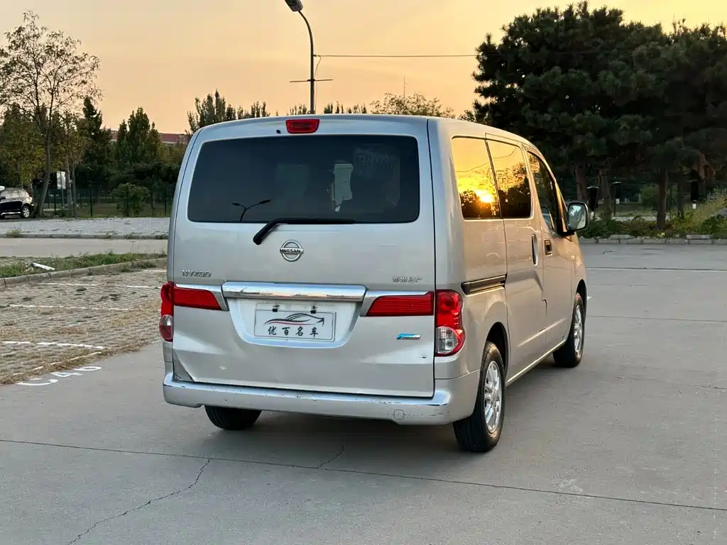 Nissan NV200 — миниатюра 6