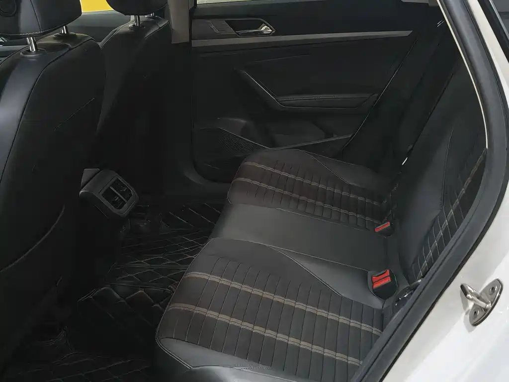 Volkswagen Lavida — миниатюра 7