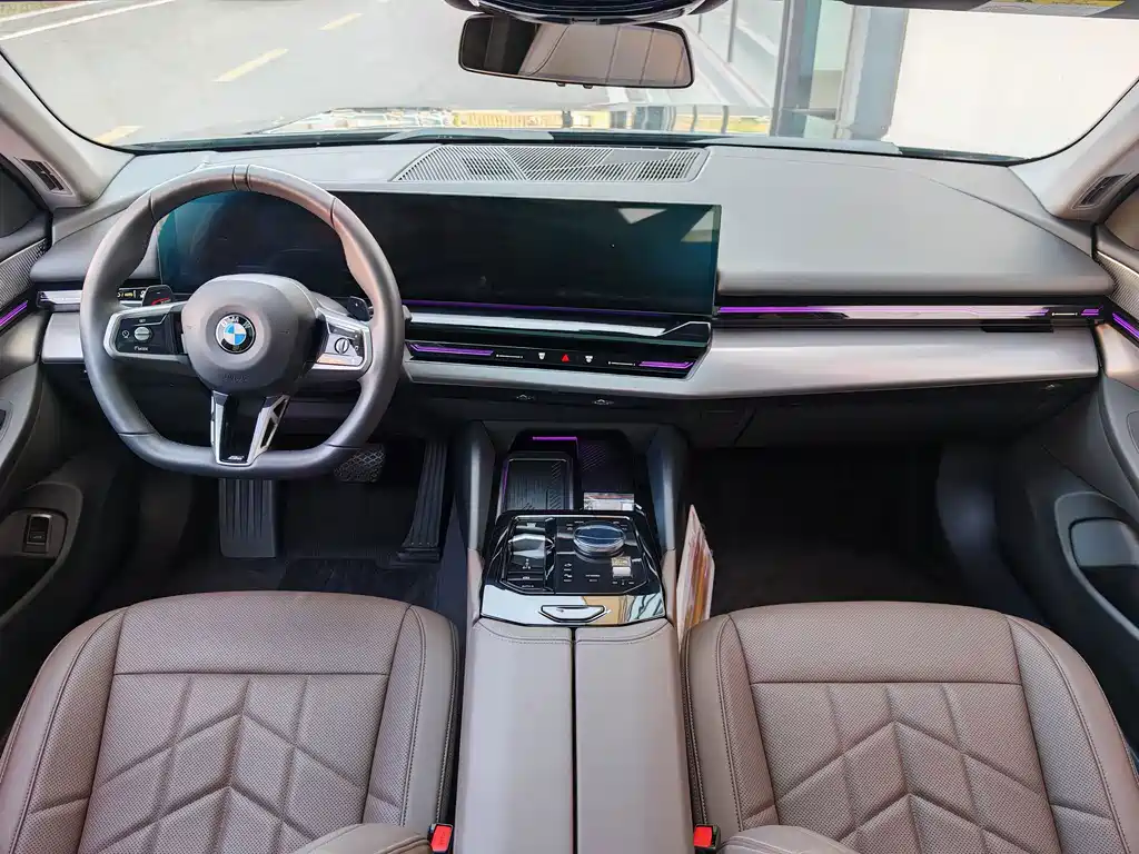 BMW 5 Series — миниатюра 18