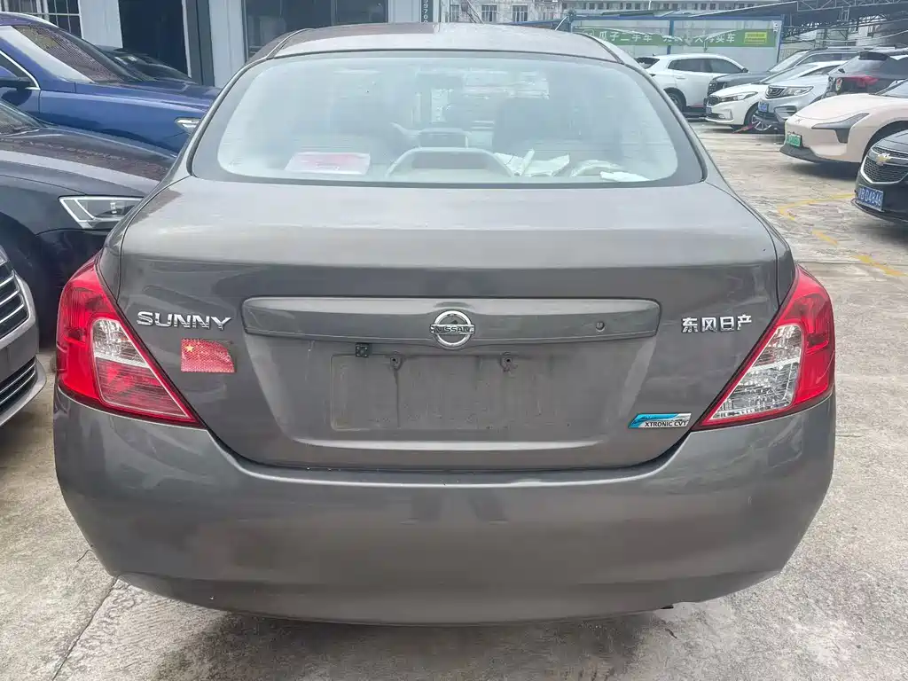 Nissan Sunny — миниатюра 8