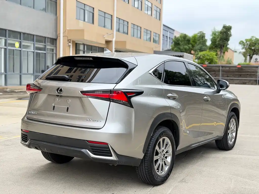Lexus NX 2020 200 VI