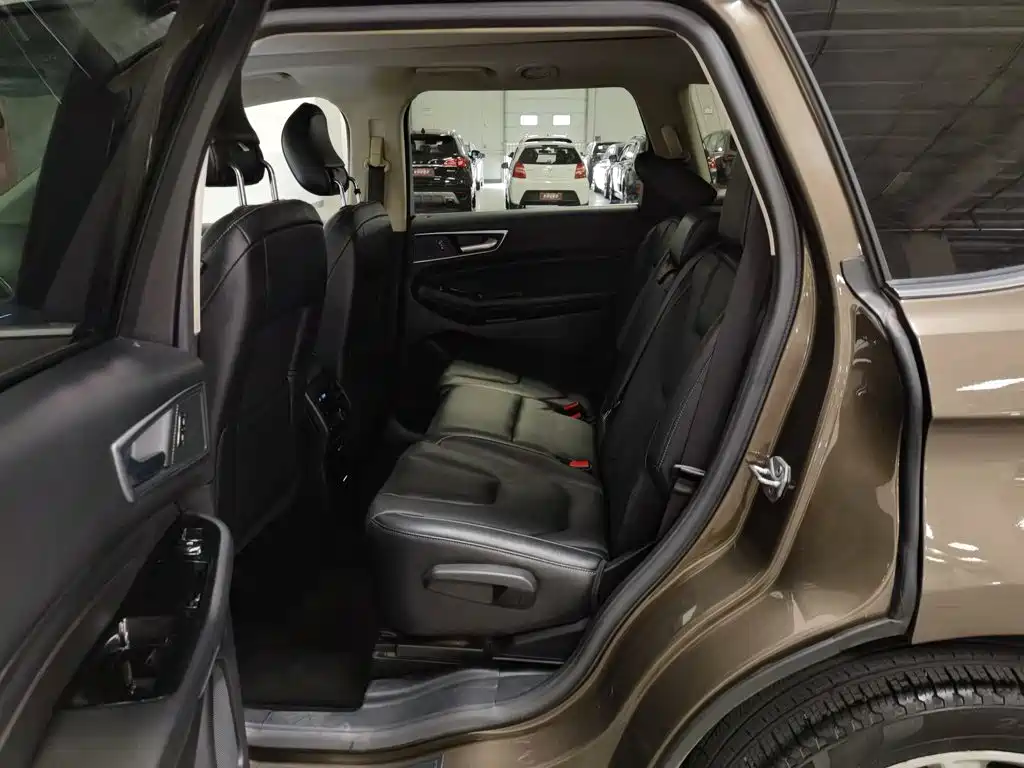 Ford Edge — миниатюра 15