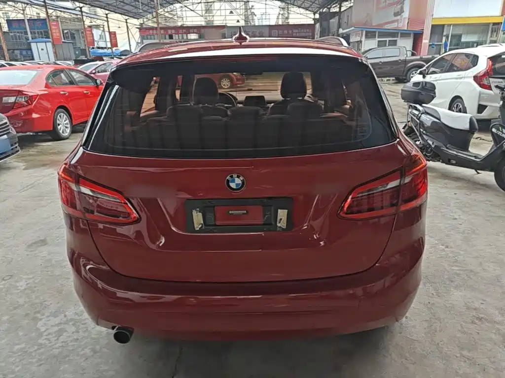BMW 2 Series Active Tourer — миниатюра 6