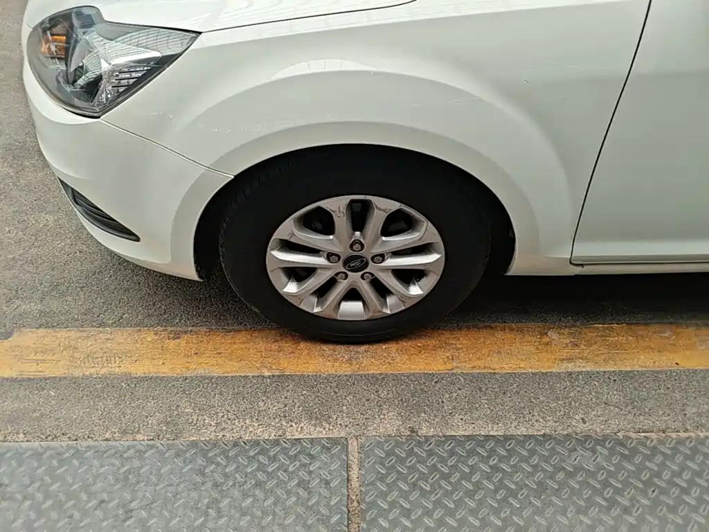 Ford Focus — миниатюра 23