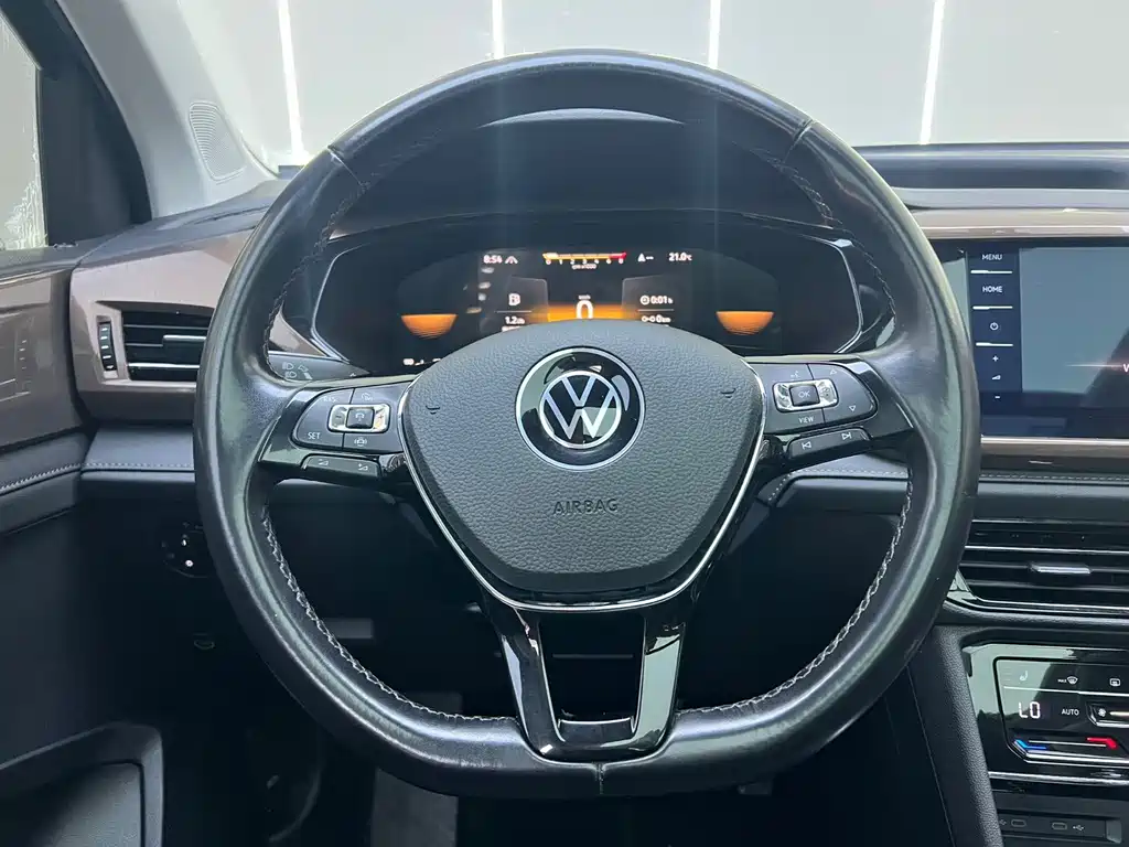 Volkswagen Tharu — миниатюра 7