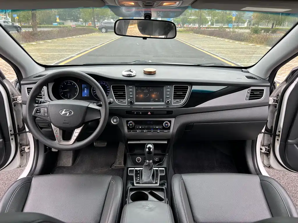 HYUNDAI NAME PICTURE