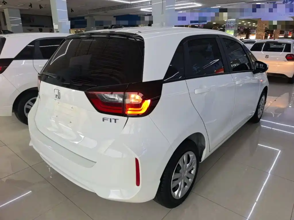 Honda Fit — миниатюра 7