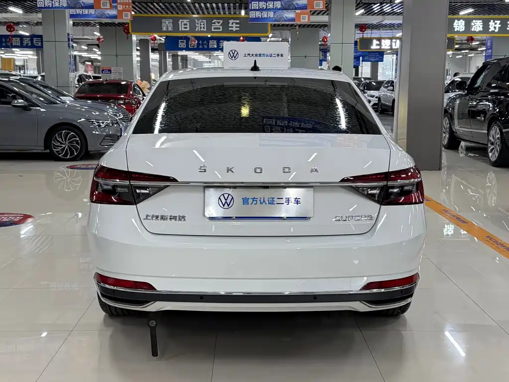 Skoda Superb — миниатюра 5