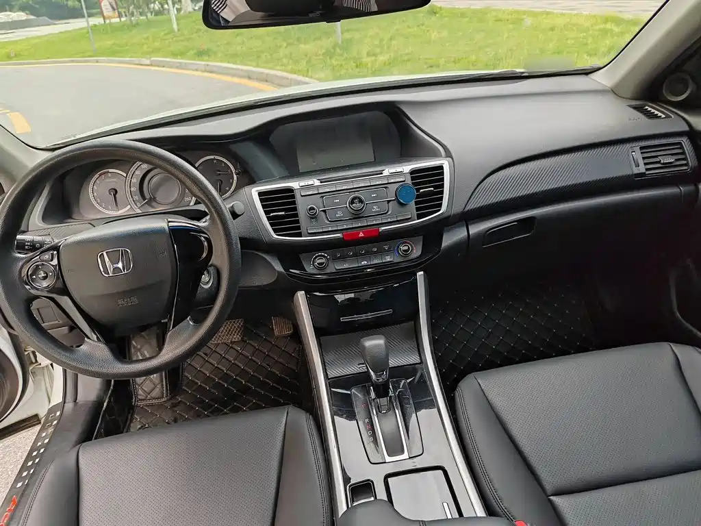 Honda Accord — миниатюра 6