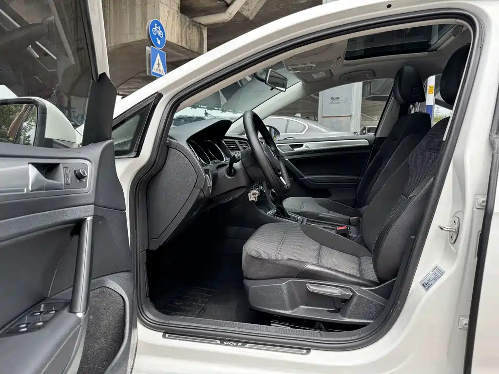Volkswagen Golf — миниатюра 9