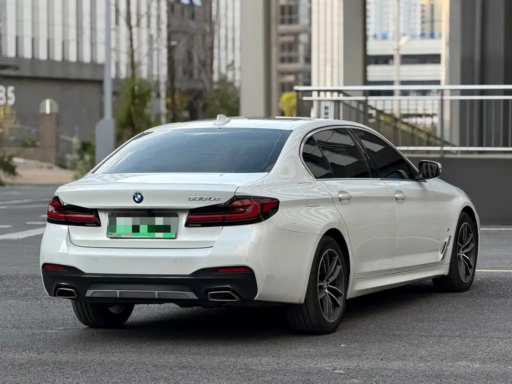 BMW 5 Series New Energy — миниатюра 9