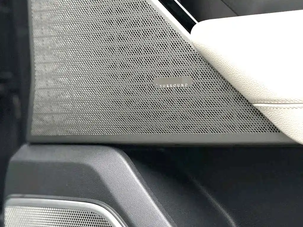 Land Rover Velar — миниатюра 9