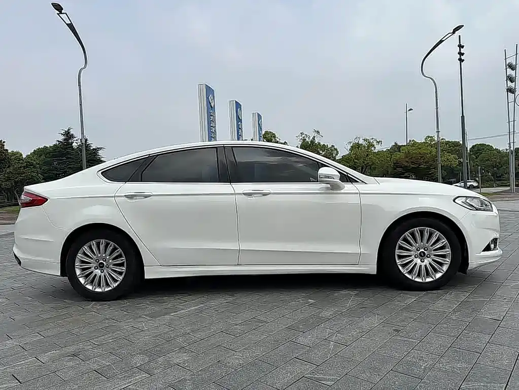 Ford Mondeo — миниатюра 8