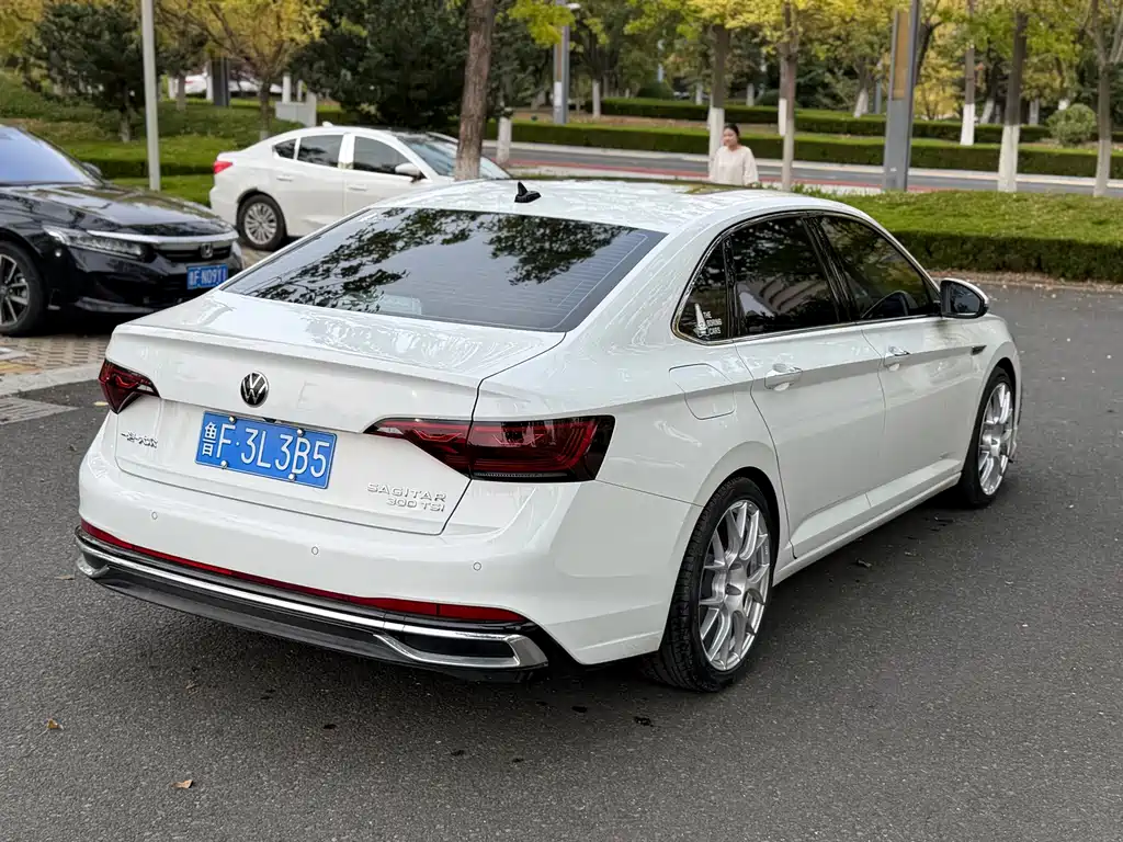 Volkswagen Sagitar — миниатюра 6
