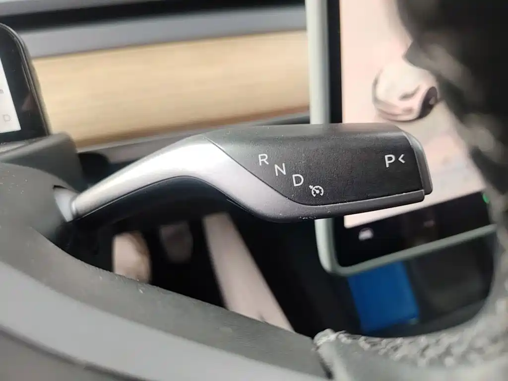 Tesla Model 3 — миниатюра 14