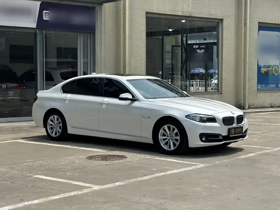 BMW 5 Series — миниатюра 5