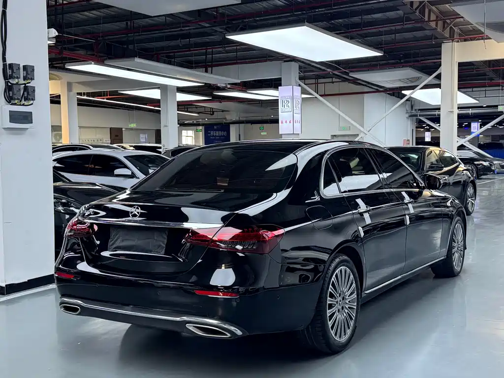 Mercedes-Benz E-Class — миниатюра 19