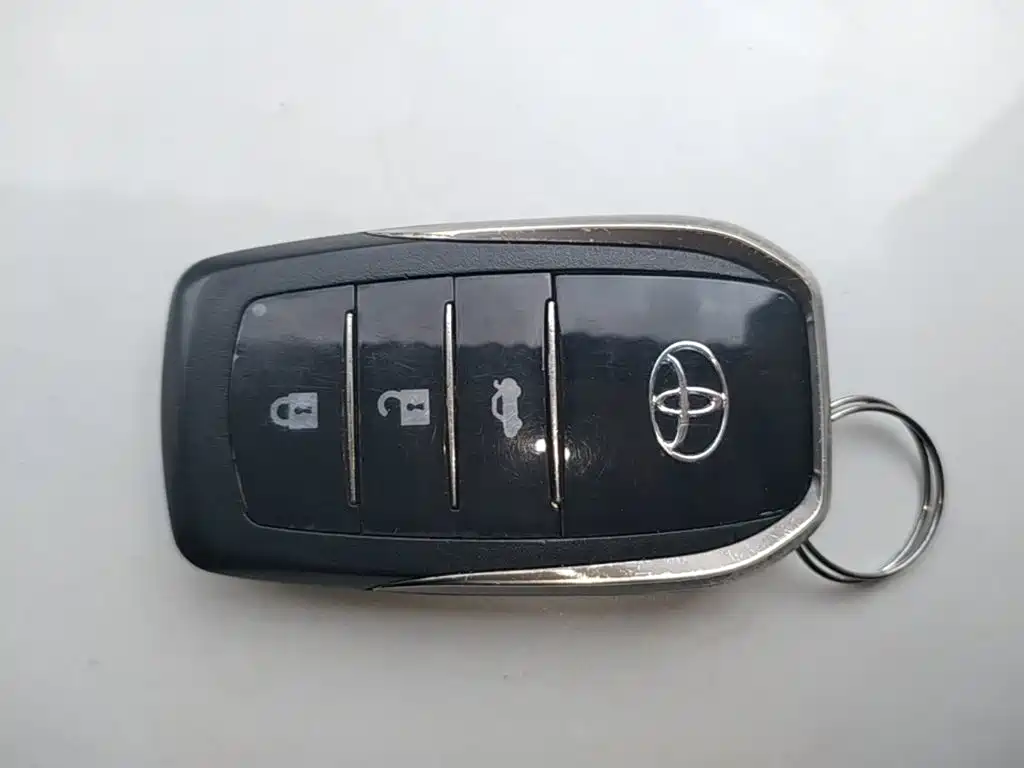 Toyota Yaris L — миниатюра 9