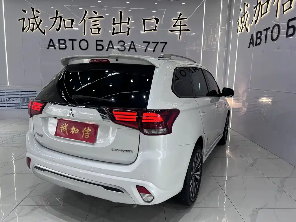 Mitsubishi Outlander — миниатюра 4
