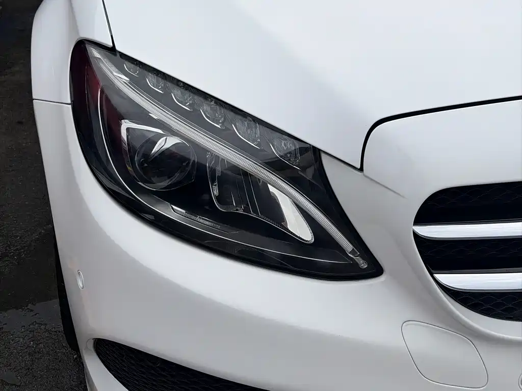 Mercedes-Benz C-Class — миниатюра 4