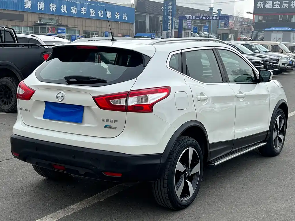 NISSAN QASHQAI